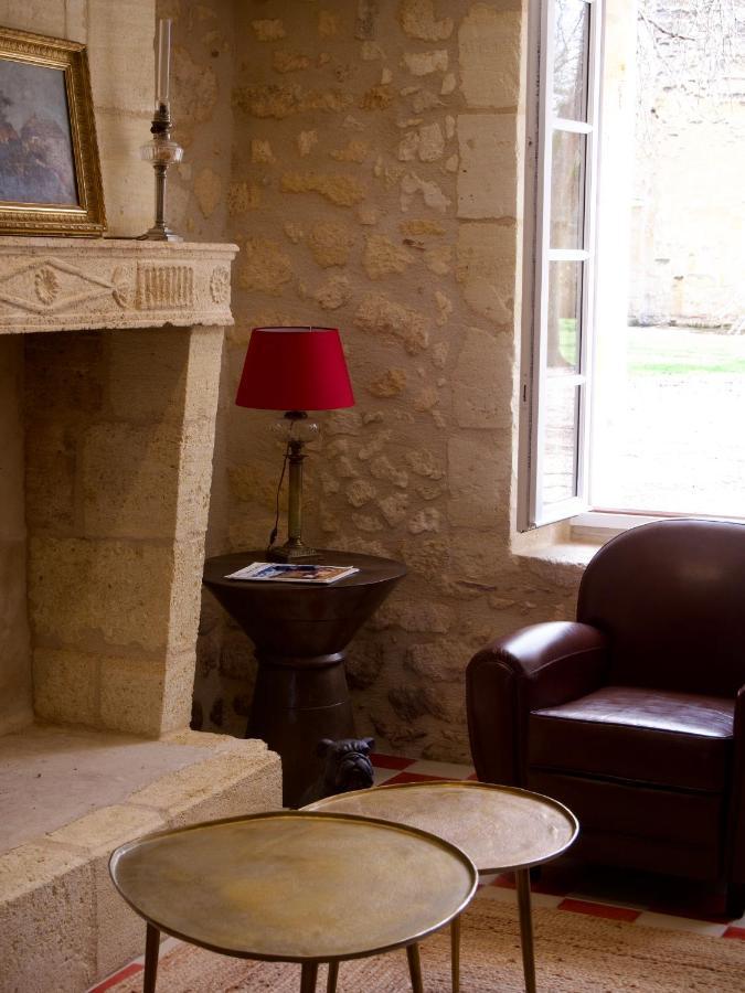 Gîte avec piscine, Château de Lescours, St-Émilion Saint-Sulpice-de-Faleyrens Exterior foto